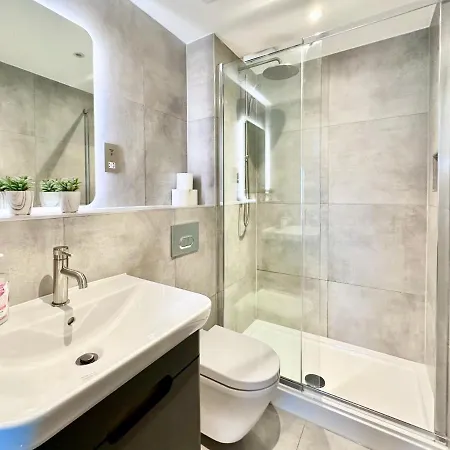 Icona Luxury With Minster Views & Allocated Parking *