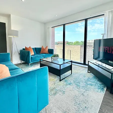 Icona Luxury With Minster Views & Allocated Parking